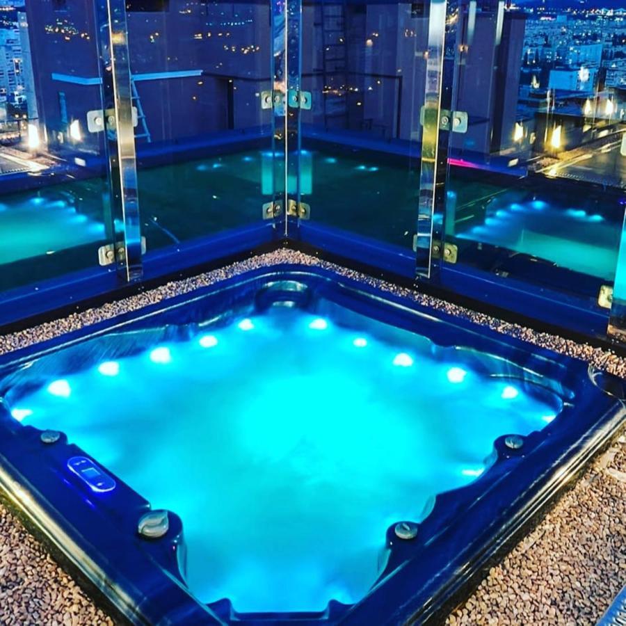 1 Room 60M2 Center Of Obolon Near River Side. With Terrace. 22 Floor Kyiv Exterior photo