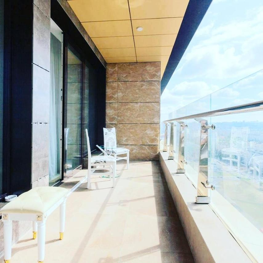 1 Room 60M2 Center Of Obolon Near River Side. With Terrace. 22 Floor Kyiv Exterior photo