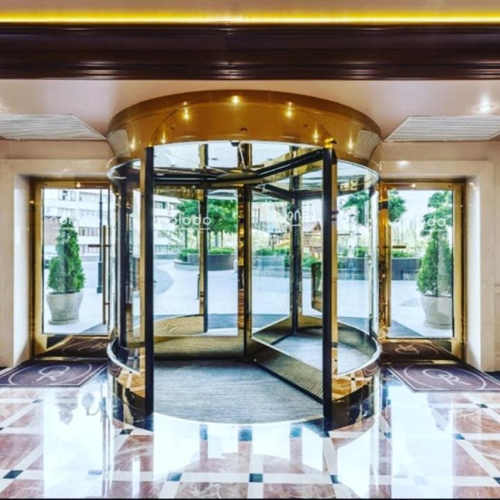 1 Room 60M2 Center Of Obolon Near River Side. With Terrace. 22 Floor Kyiv Exterior photo